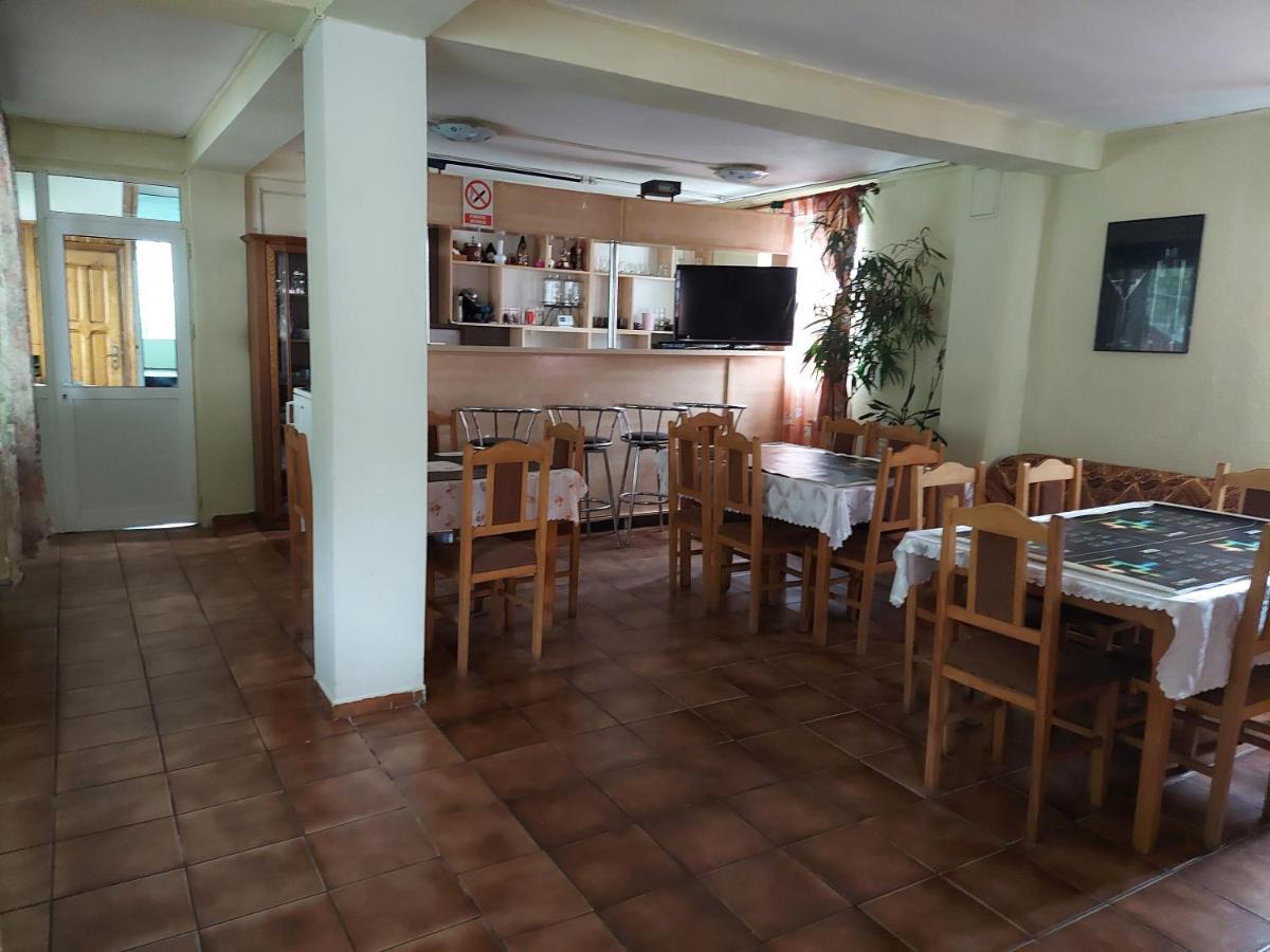 Pensiune Casa Barcaru Azuga Buitenkant foto