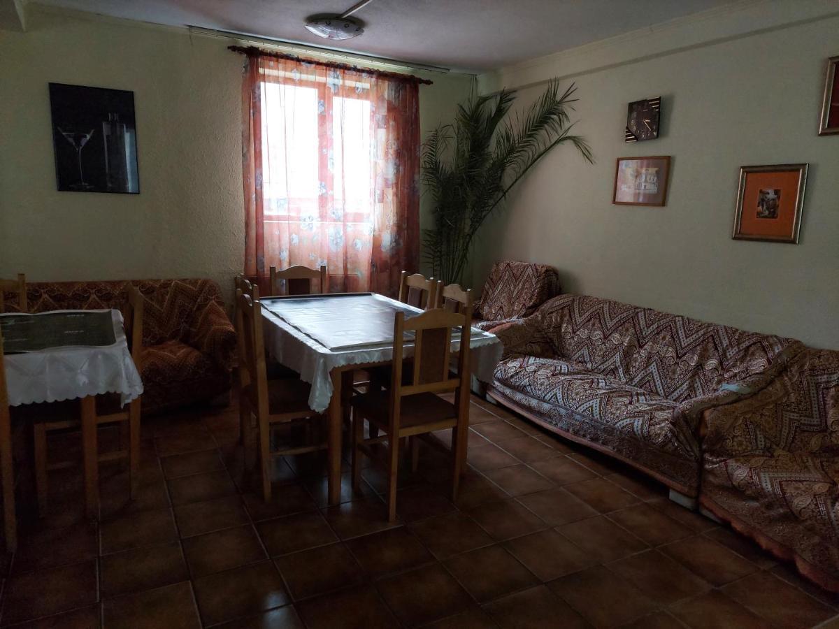 Pensiune Casa Barcaru Azuga Buitenkant foto