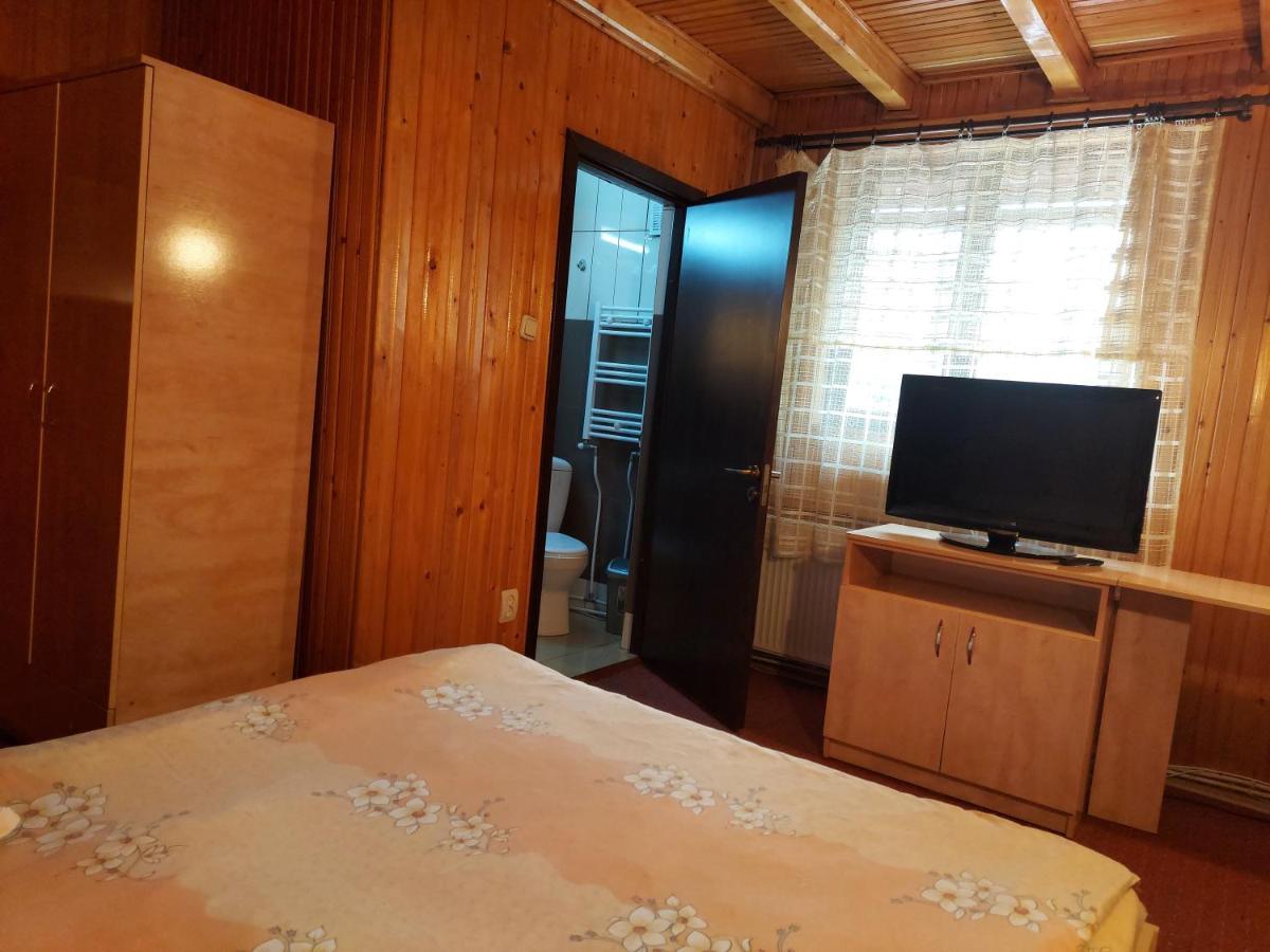 Pensiune Casa Barcaru Azuga Buitenkant foto